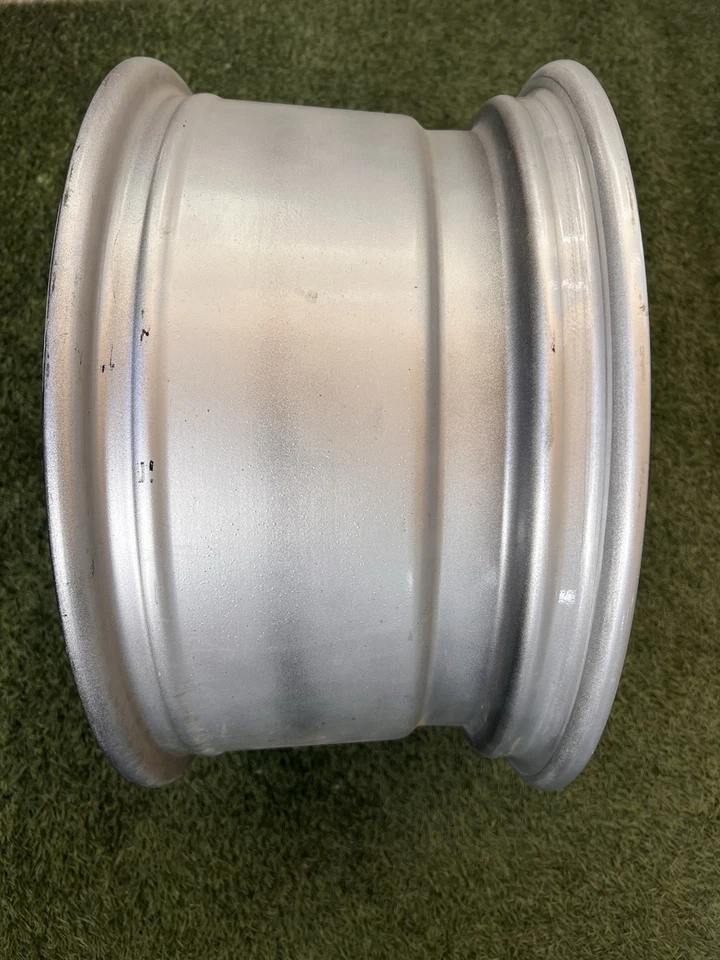 MERCEDES 16 X8 CENTRA OEM WHEEL- SPARE SILVER - W107-W126 W114 🇩🇪🇩🇪 - Image 3 of 4