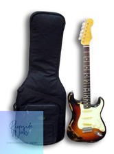 Fender Japan Stratocaster ST62 93’-94’ avec sacoche guitare