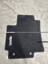 Alfombra delantera izquierda para conductor Kia Rio 2011-2017 alfombra negra OEM