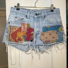 Levi  s Authentic RARE Vintage Hippie 60s 70s Patch Cutoff Light Wash Jean Shorts