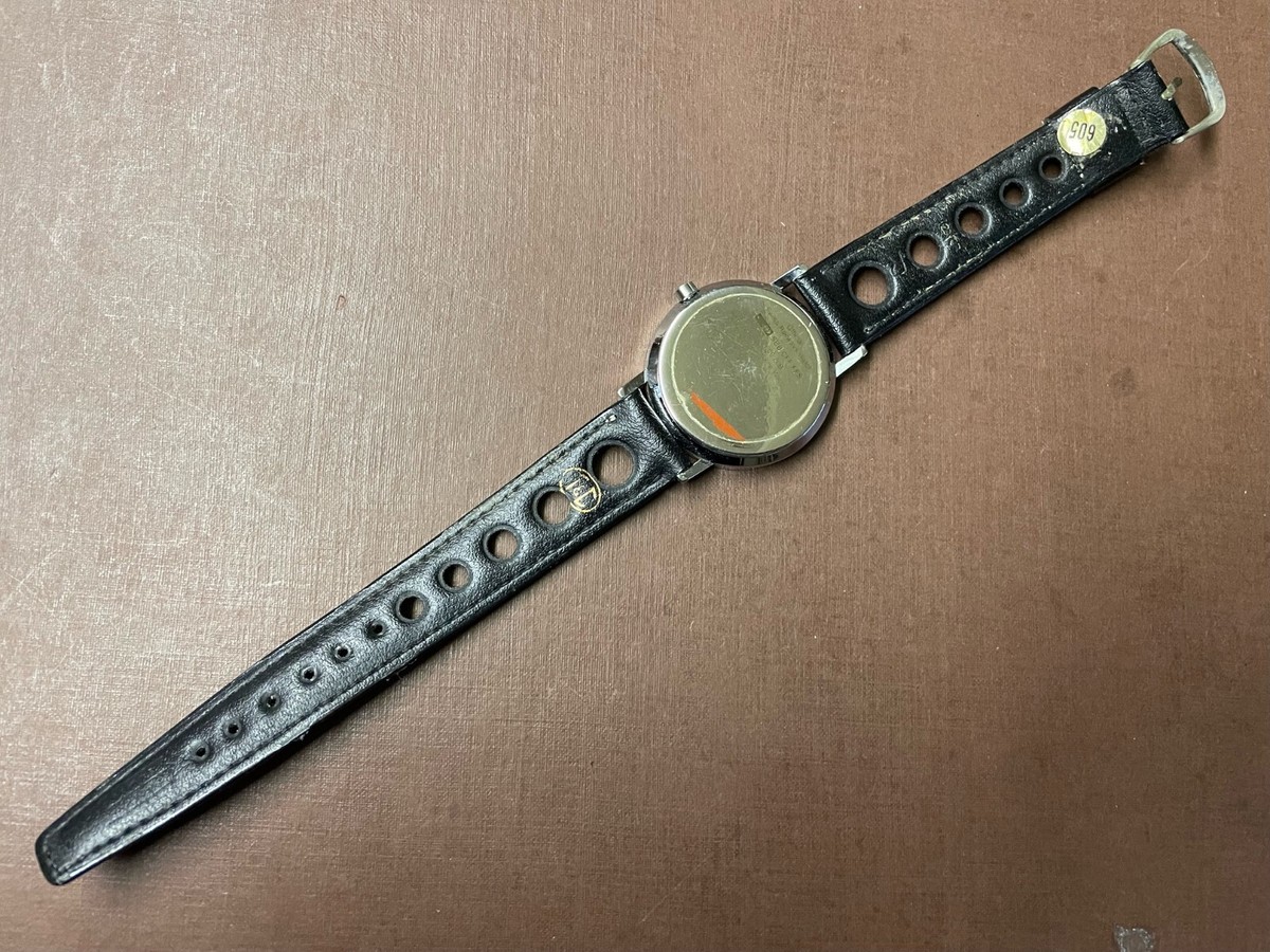 MONDAINE スイス鉄道時計 WHT BLK M7606 Vintage Mondaine M7606 Official Iconic Swiss Railways Design