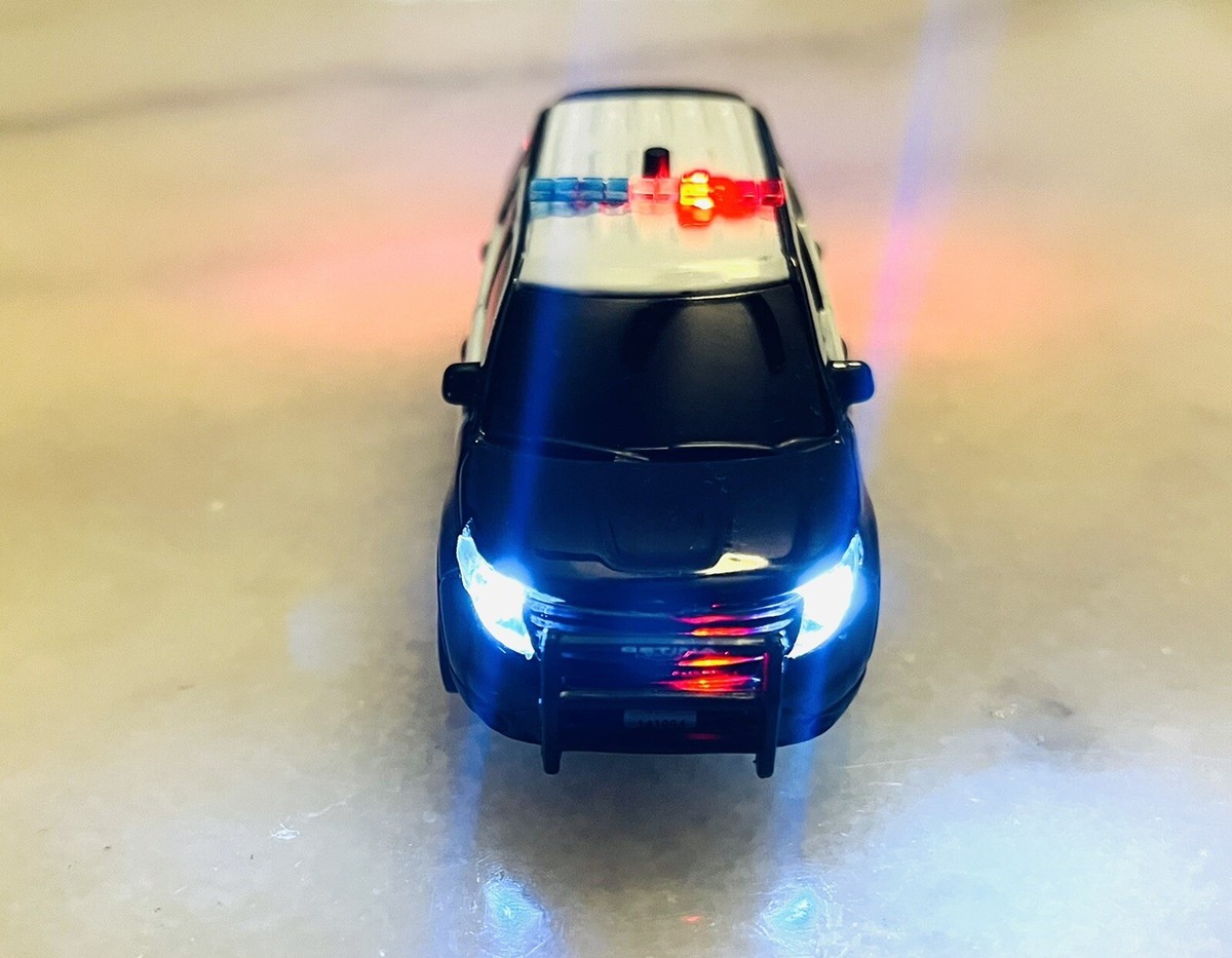 【改造】1/64 グリーンライト LAPD FORD explorer3台セット 改造】1/64 グリーンライト LAPD FORD explorer3台セット - メルカリ