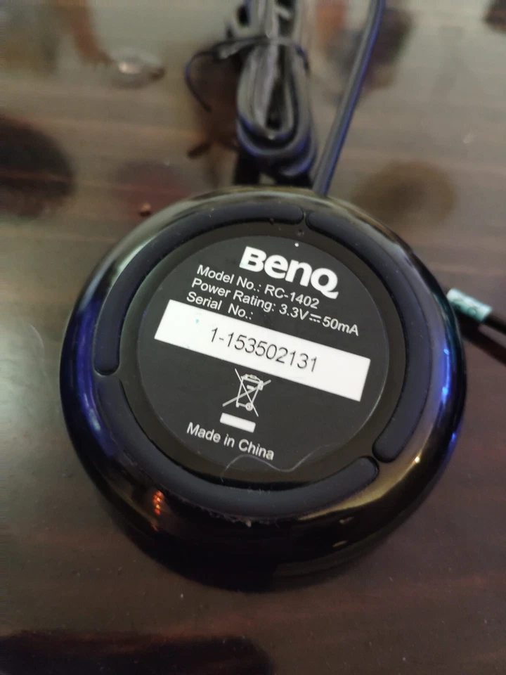 Excellent Condition For 20 Dollars Ben Q Monitor Switch - Image 2 of 2