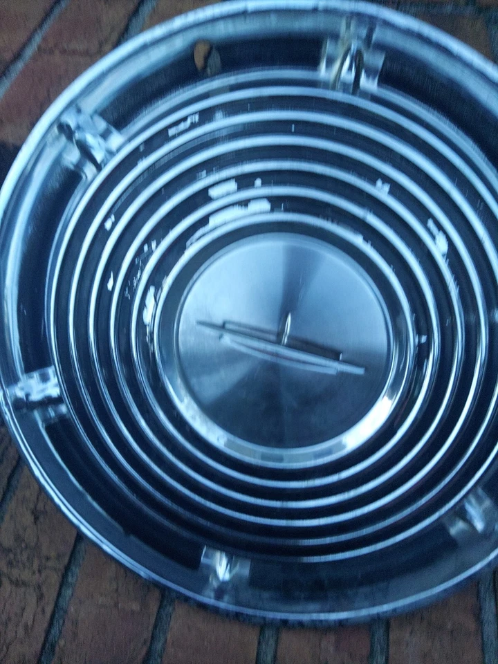 Four Vintage 1964 Oldsmobile 88 98 Jetstar Regency 14" Hubcaps Wheel Covers - Image 4 of 4