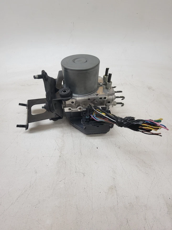 Módulo bomba freno antibloqueo ABS INFINITI M35H M37 M56 2011-2013 OEM Foto 2 de 4