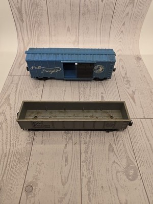 RARE MARX H.O. NORTHERN PACIFIC BOX CAR And Coal Car