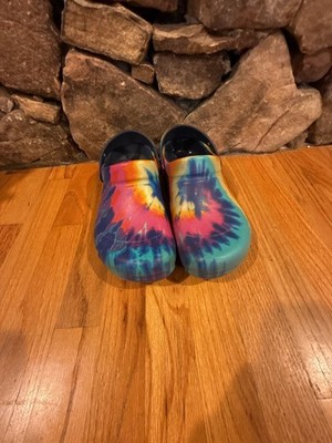 Crocs Unisex Bistro Tie Dye Graphic Slip-Resistant Work Clogs