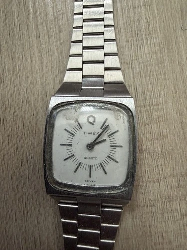 1979 Timex ‘Big Q’ Quartz ladies watch VTG M Cell Silver tone Untested for Parts