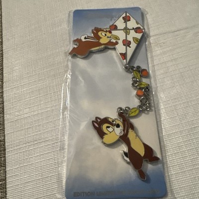 2022 Disney Disneyland Paris DLP Chip And Dale Flying A Kite LE 700 Chain Pin