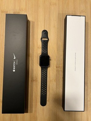 Apple Watch Series 3 42mm Nike Edition A1859 Schwarz Space Grey Anthrazit