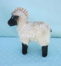 Vintage Steiff Ram "Snucki" 7" x 6"