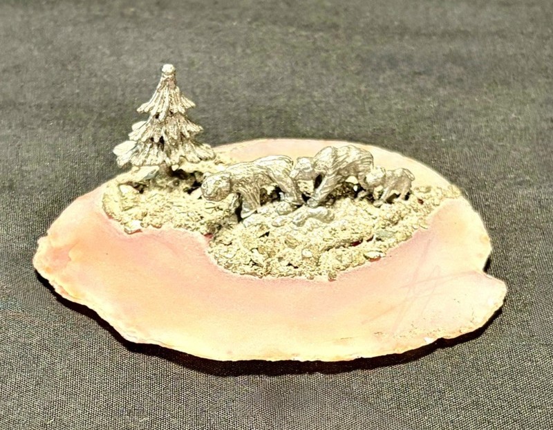 🚨VINTAGE Beautiful Silver Pewter Bears in Mountains On Pink/Peach Agate Slab 🐻
