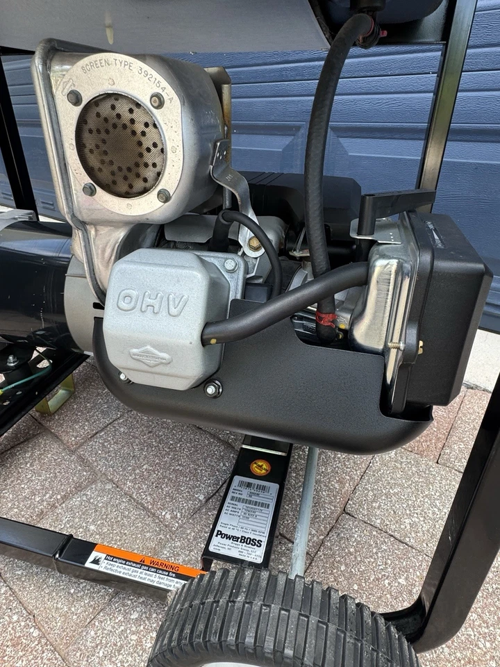 Central eléctrica portátil PowerBoss 5500/7350 vatios de arranque vatios generador. Foto 3 de 4