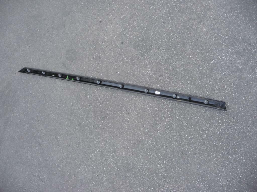 2020 Bentley GT Right Door Protection Trim Black Lower Molding 3SD853516 OE