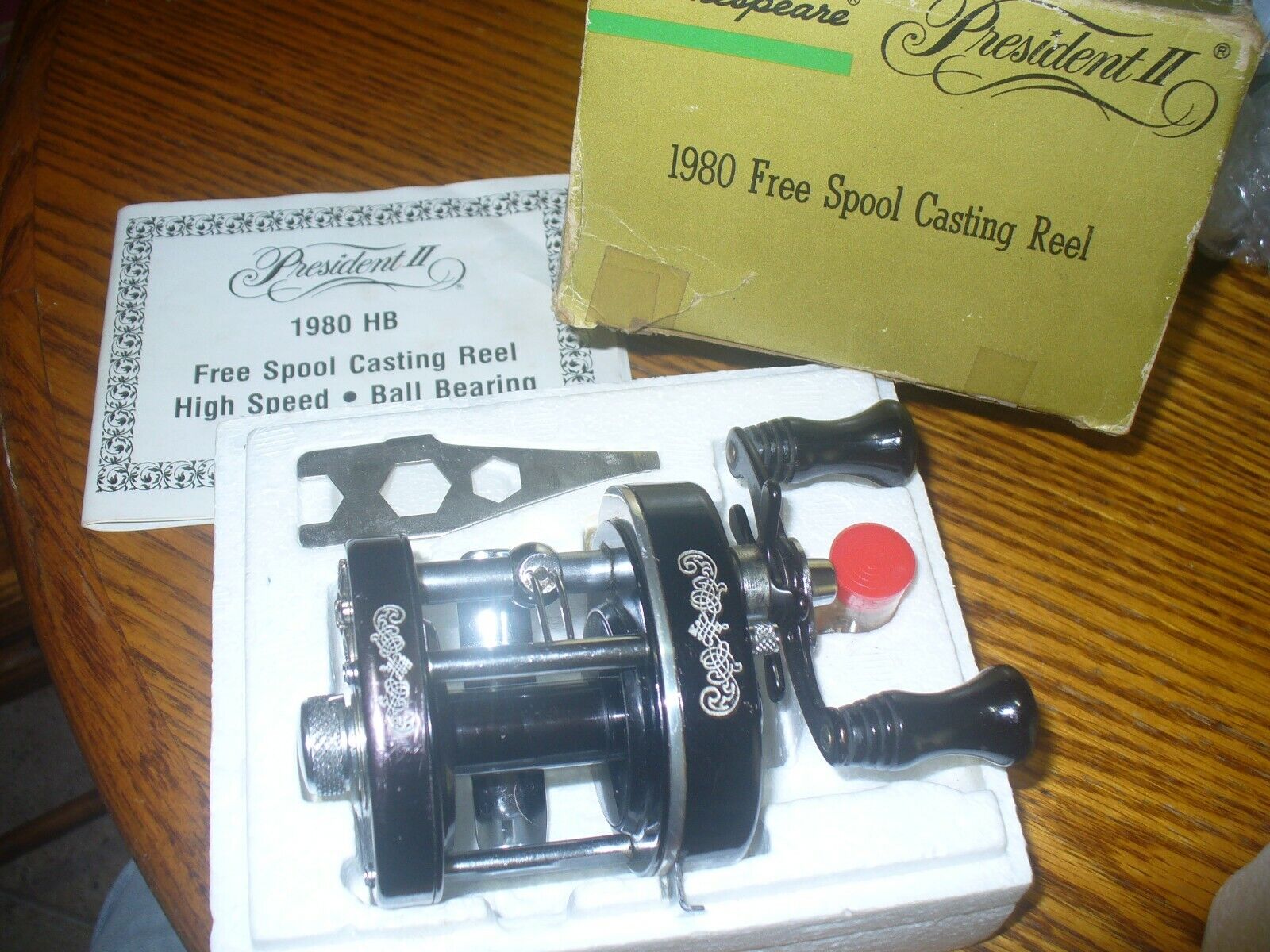 VINTAGE SHAKESPEARE FISHING REEL 1980 PRESIDENT II *NEW OLD STOCK*