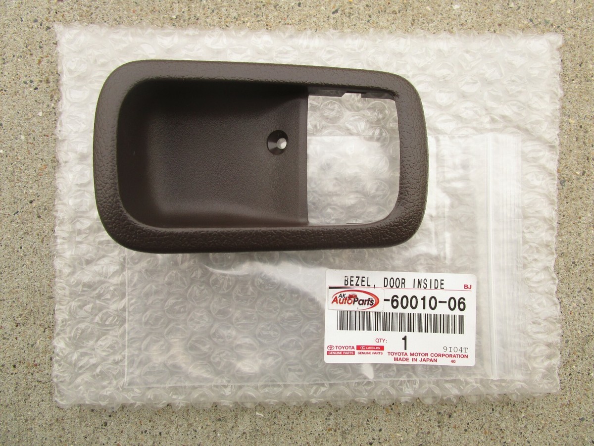 91-95 TOYOTA LAND CRUISER FJ80 FZJ80 REAR RIGHT DOOR HANDLE BEZEL