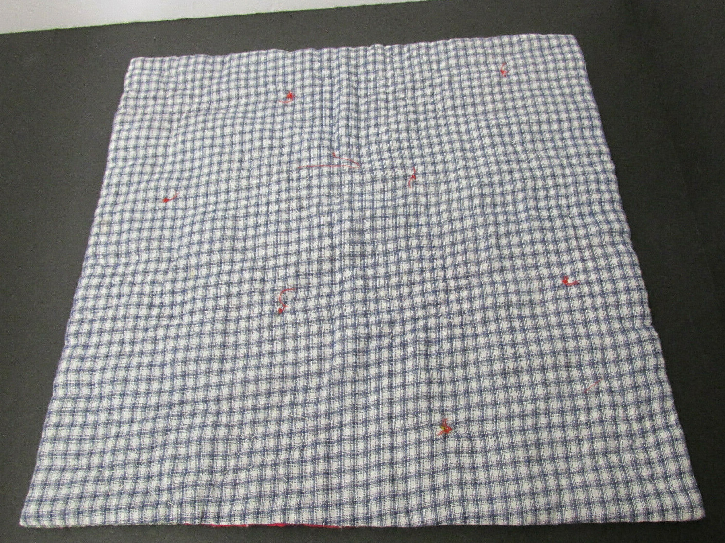 2 SMALL BUTTON / QUILTS LOVERS HANDMADE HOURS OF FUN IN GRANDMOTHERS BUTTON BOX