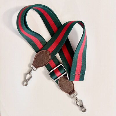 〈新品〉GUCCIのグリーンとレッドのストラップベルト リネン製ロゴ入り巾着袋付 新品〉GUCCIのグリーンとレッドのストラップベルト リネン製ロゴ