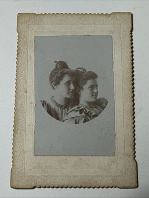 1910s Winona Minnesota Two Women Round Fawcett antique Board Frame Photo Vtg