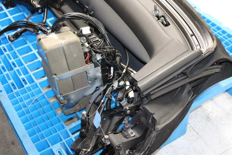 Nissan 370z 2010-2020 convertible montaje superior OEM MW4 Foto 3 de 4