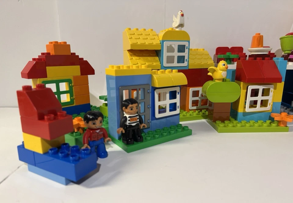 Enorme Lote de Juegos Mixtos Lego Duplo Casa Familiar Figuras Granja Piezas y Piezas Animales Foto 2 de 4