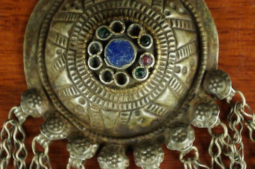 Colgante tribal yemení vintage con cabujones de piedra plata aprox. 1960 [Y8-W6-A8] - Imagen 5 de 9