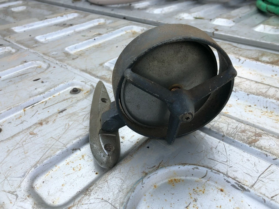 Espejo retrovisor lateral Plymouth 1958 - original Foto 3 de 3