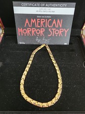AHS American Horror Story Hotel Pantalla Original Usada Lady Gaga Accesorios Sin Cuello