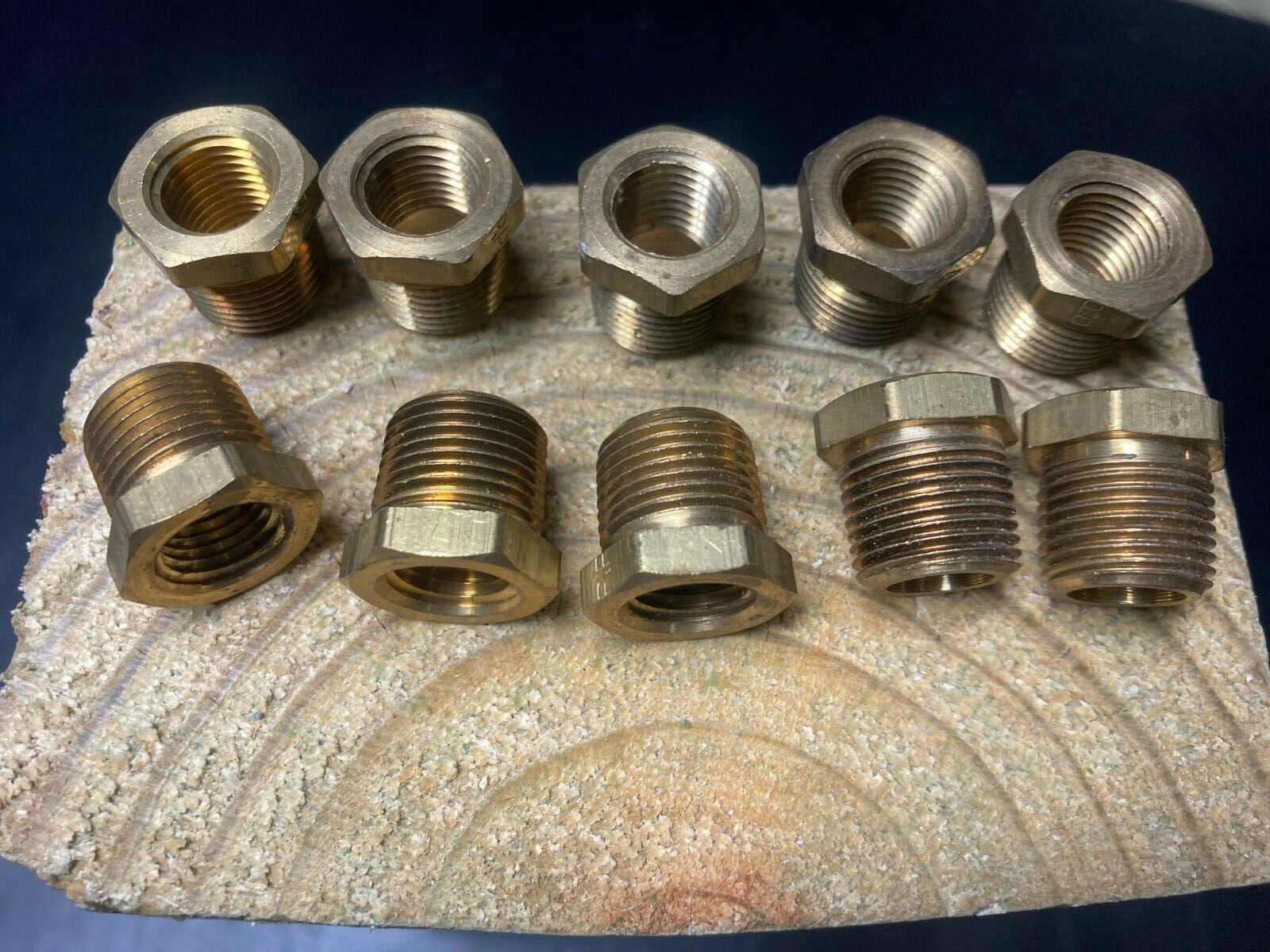 3/8''npt x 1/4''npt  brass bushing    10 pcs.