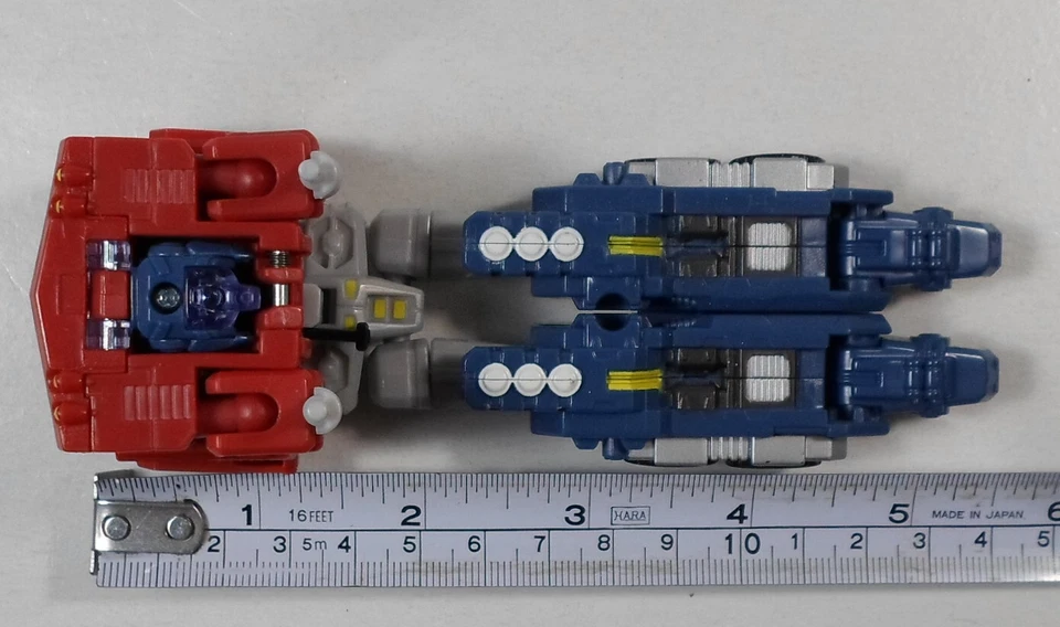 TRANSFORMERS 2008 UNIVERSE 2 GENERATIONS DELUXE OPTIMUS PRIME 100% COMPLETE - Image 3 of 4