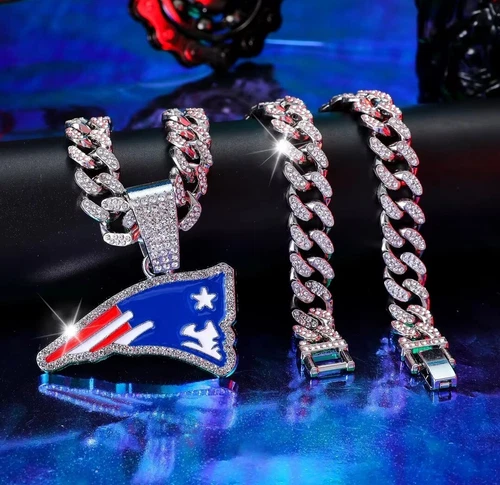 NEW ENGLAND PATRIOTS GEM NECKLACE Silver Bling Football Pendant /20" Cuban Chain