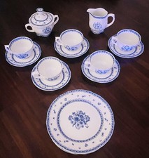 Vintage Arabia of Finland Porcelain Suomen Kukka (Finn Flower) 18- Piece Set