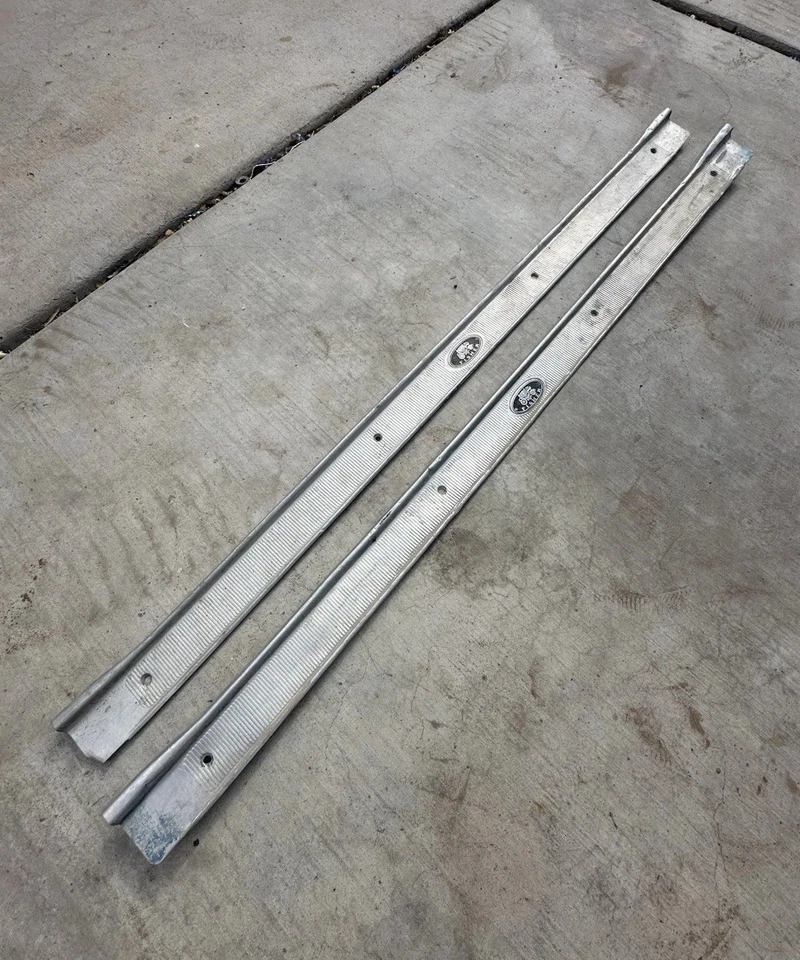 Placa de alfombra interior Chevy Impala/Bel-Air/Caprice 1965-1970 moldura original-usada Foto 2 de 4