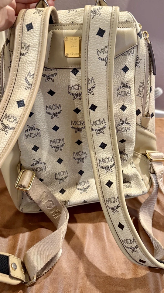 Mini Mochila MCM Stark - Auténtica - Beige Visetos Foto 2 de 4