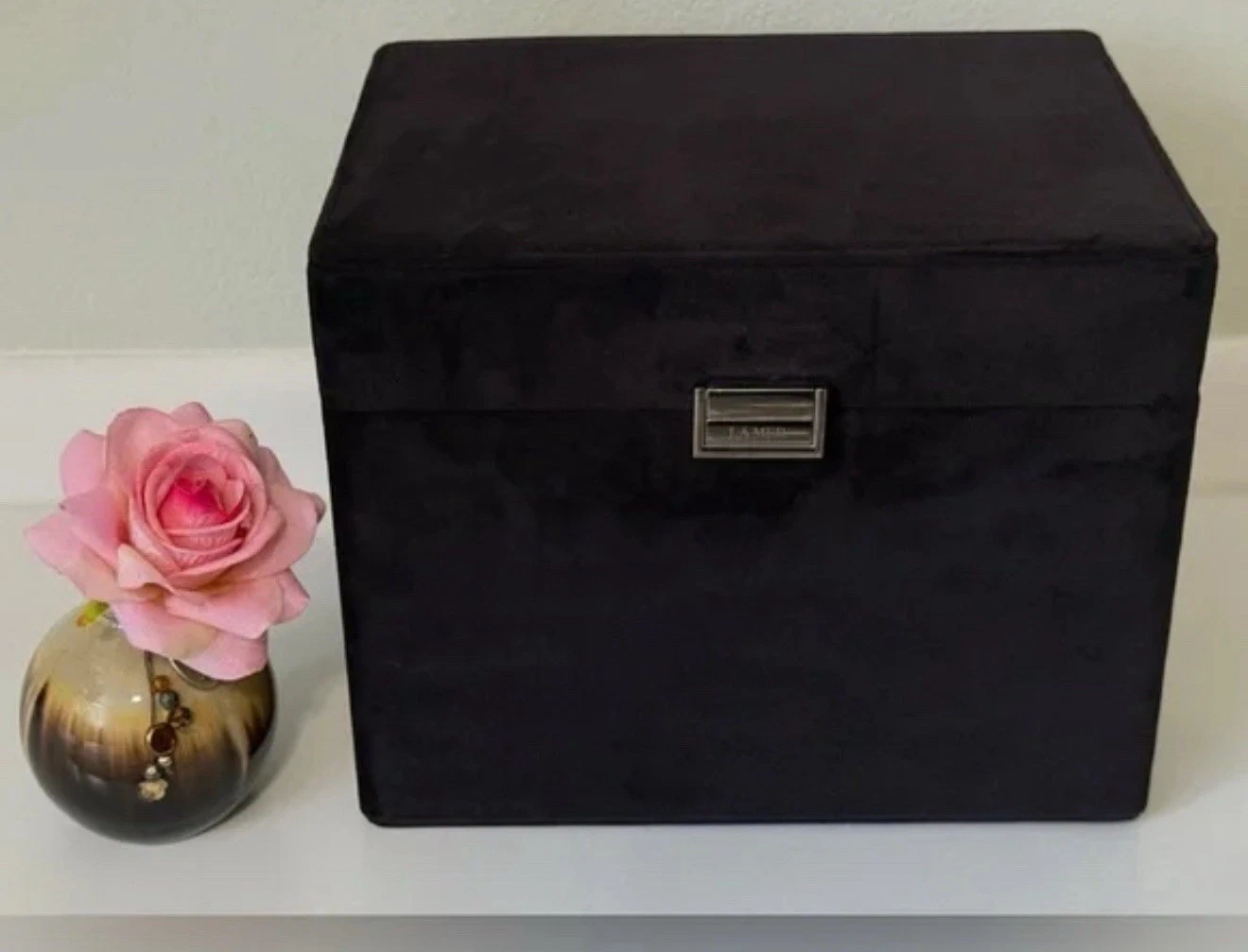 La Mer Large Black Velvet Vanity Box Skincare, Makeup, Jewelry Storage