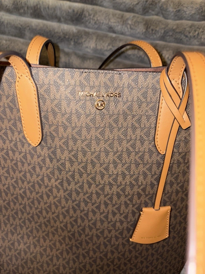 Bolso de Mano Michael Kors Grande Marrón Foto 3 de 4