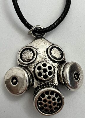 Gasmaske Halskette NEU Die-Cast 3D Breaking Bad Steampunk Punk Goth Apokalypse