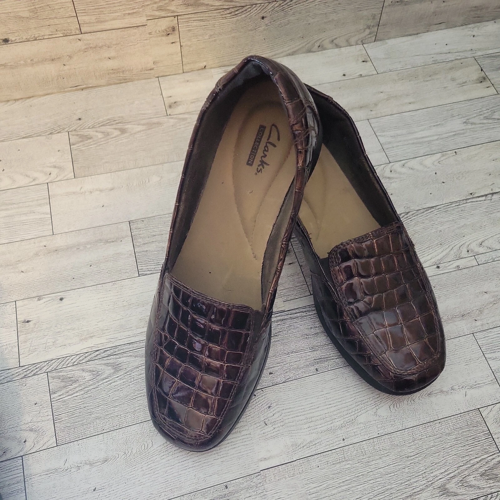 Mocassini donna Clarks taglia 7M marroni modello coccodrillo scarpe con zeppa da passeggio