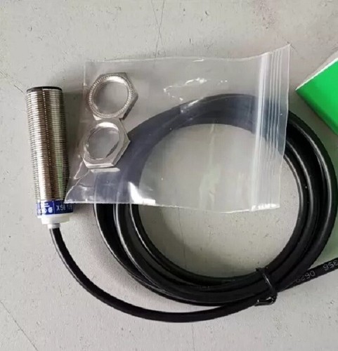 1pcs NEW Schneider Waterproof travel limit switch XCMN2102L2