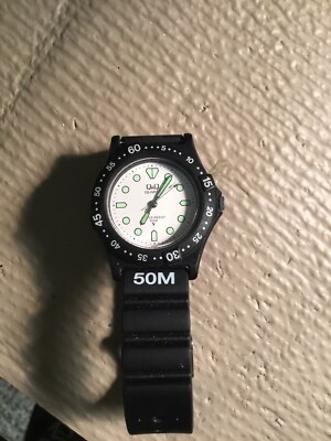 NWOT Mens Q&Q Sport Watch