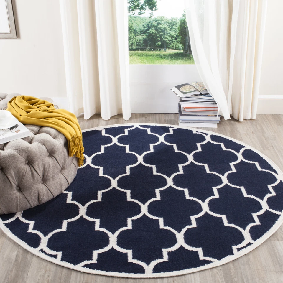 SAFAVIEH Dhurries DHU632D Handwoven Navy / Ivory Rug - Image 2 of 4