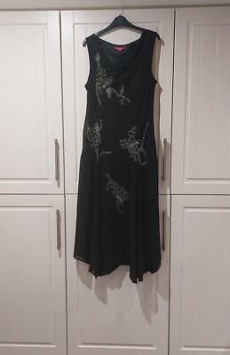 REDUCED-size16 expensive (RRP £169) black v slimming Jacques Vert Designer dress