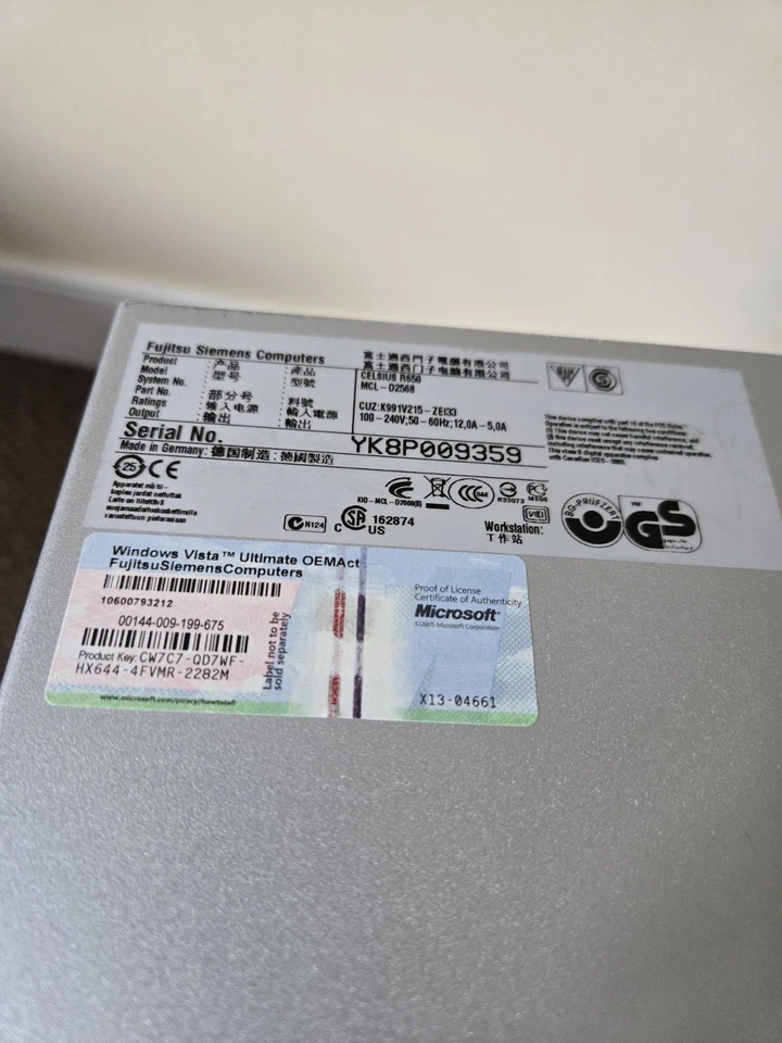 Siemens Fujitsu CELSIUS R650 MCL-D2568 XEON Foto 3 de 4