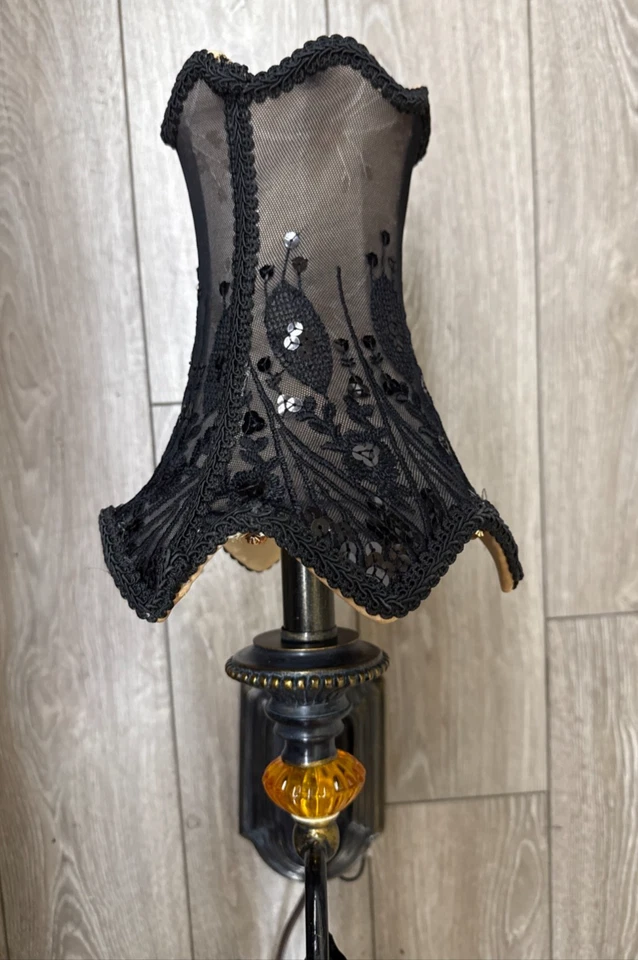 Par de Apliques de Pared IMAX Corp “Brandy” Brazo de Desplazamiento Adornado con Pantalla de Cuentas 2006 De Colección Foto 2 de 4