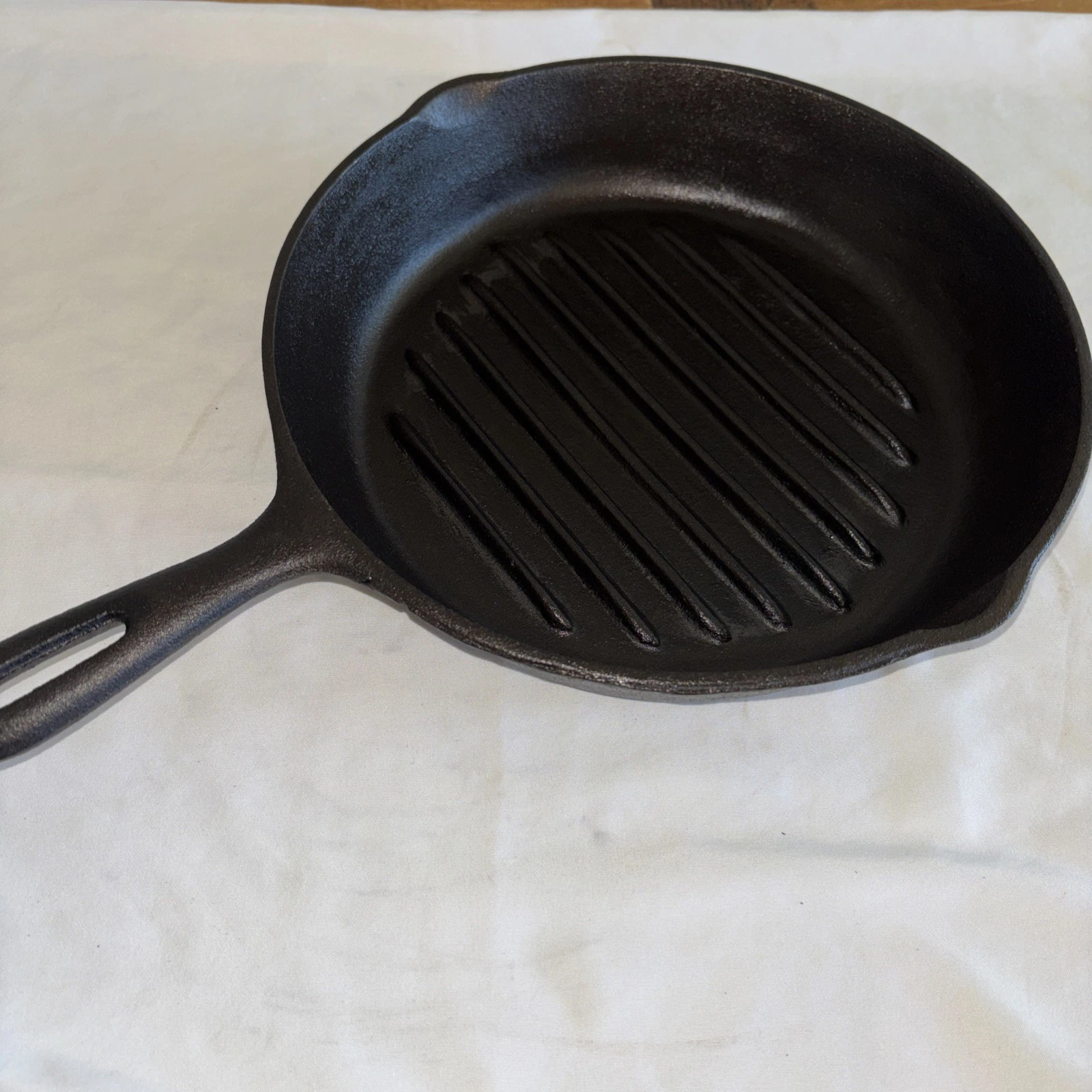 RESTORED 10-1/4” Round Cast Iron Skillet Griddle Frying Pan SEASONED