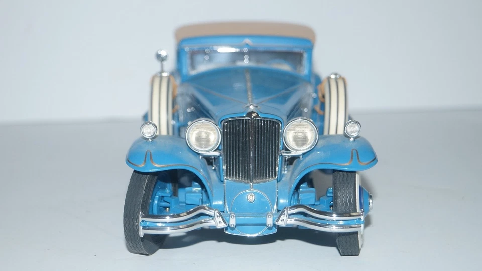 1929 Cord L-29 Special Coupe 1:16 Scale Diecast Metal Car by Danbury Mint - Image 3 of 4