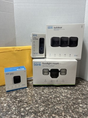 Blink Whole Home Security Camera System with Video Doorbell Floodlight Bundle 7