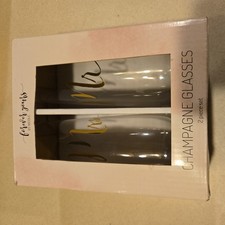 'Mr and Mrs' Champagne Toasting Flutes for Bride and Groom, Stemless NIB