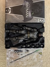 Hot Toys MMS417 Battle Damaged Armored Batman Version 1 6 Batman Vs Superman