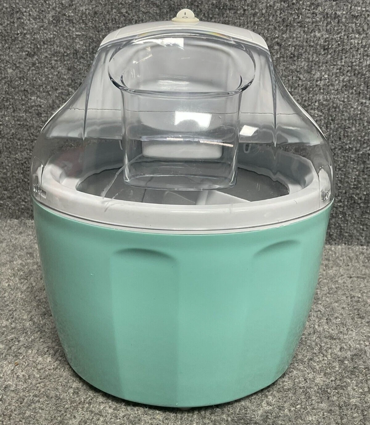 Nostalgia 1.5 Qt Ice Cream Maker Non-Stick Retro Kitchen